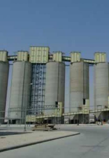 水泥庫(kù)清庫(kù)，清理鋼板倉(cāng)