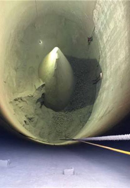 水泥庫(kù)清庫(kù)，清理鋼板倉(cāng)